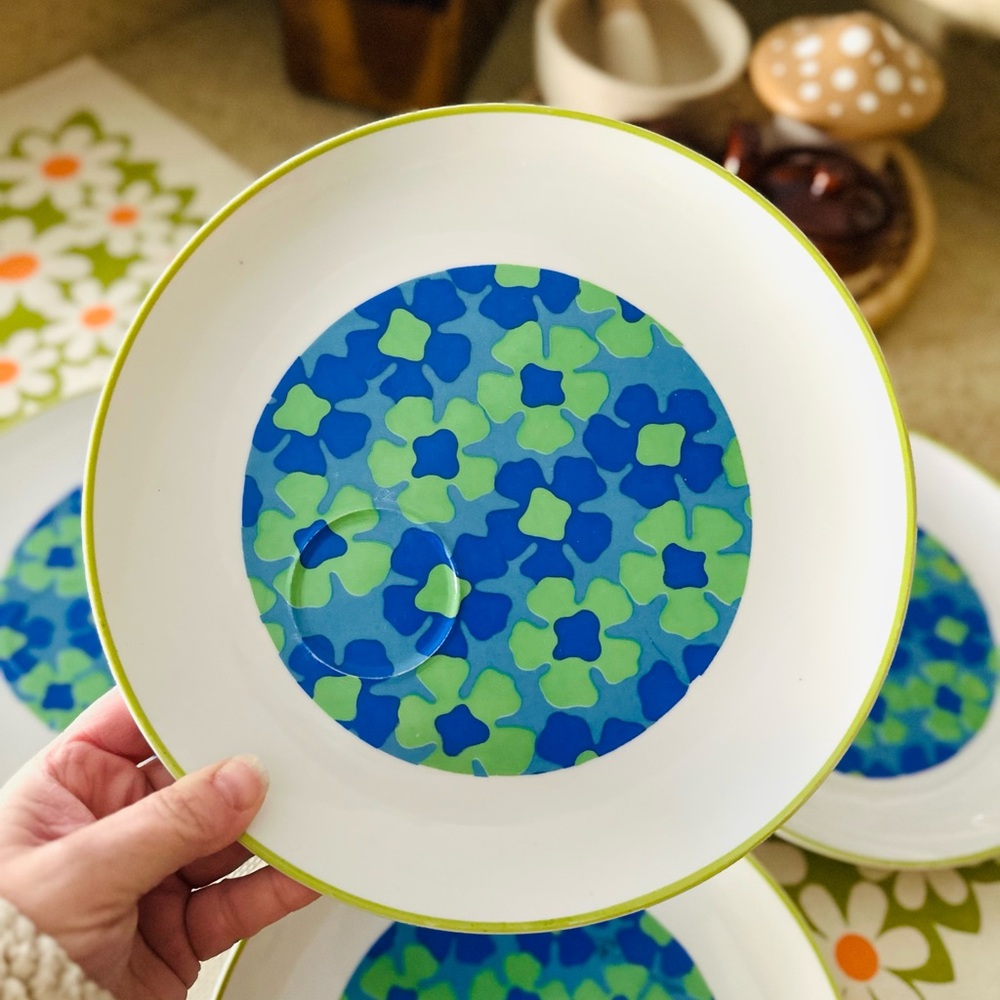 Vintage 60s mod melamine snack plates
